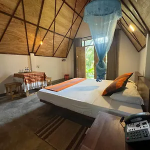 Hotel Steps Garden Negombo